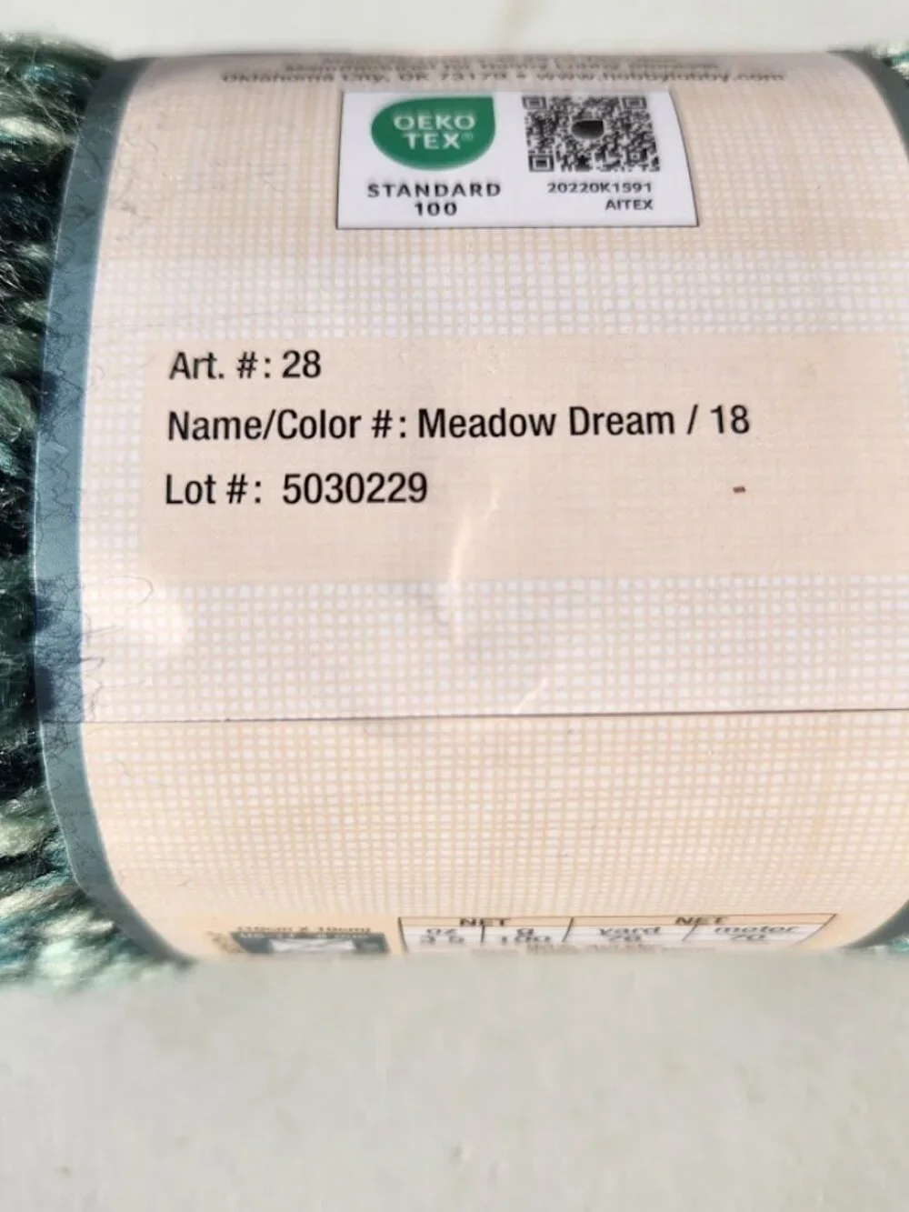 NEW Soft Yarn Bee Bulky Crocheting Knitting Soft Skein Green Meadow Dream 76 Yar